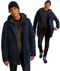 Il est important d'avoir des vêtements chauds dans son dressing pour pouvoir affronter l'hiver. Guide Des Manteaux Homme Tendance Pour L Hiver 2021