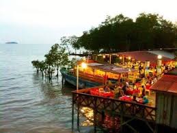 Kemudahan penyediaan makanan seperti restoran/medan ikan bakar adalah merupakan penyumbang terbesar dalam program ini. Ikan Bakar Parameswara Tempat Makan Ikan Bakar Sedap Di Melaka Tempat Menarik