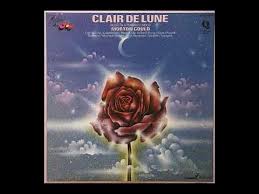 La pierre de lune est reconnue pour ses reflets argentés et bleutés, faisant écho aux contours clairs de la lune. Morton Gould And His Orchestra Clair De Lune Music In A Romantic Mood Youtube