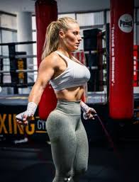 View complete tapology profile, bio, rankings, photos, news and record. Australian Female Boxer Ebanie Bridges Quickly Increased Her Fortune By Selling Socks To Her Fans Gmspors