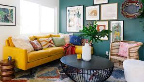 Vous aimeriez disposer des coussins mais ne savez pas quelle couleur combine le mieux ? Associer Le Bleu Canard Et Le Jaune Dans La Deco Du Salon My Blog Deco