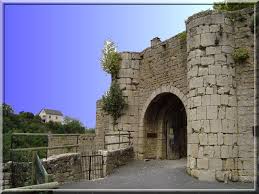 Domaine Medieval Fortifie Du Villard Chanac Chateau Feodal Et Ruine Medievale Chateau Fort Chateau Lozere