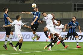 The game was due to be played at the ramon sanchez pizjuan stadium. Sevilla 3 2 Internazionale Europa League Final As It Happened Football The Guardian