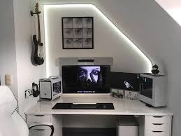Daily Setup Tech Pc Gaming On Instagram Any Fans Of Pure White Credit To Re Gaming Room Setup Pc Setup Battlestation