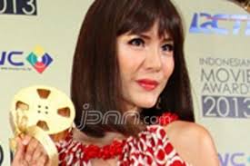 Olga Lydia Butuh Guru Akting