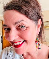 Ohh the answer for me is KENCO INSTANT Is way superior than Costa instant  in my opinion