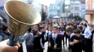 Merak edilen konuların arasında yılbaşının hangi güne denk geldiği. 31 Aralik Yarin Okullar Tatil Mi Yarim Gun Mu Son Dakika Haberler