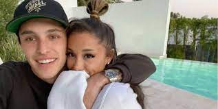 Are Ariana Grande S 34 35 Lyrics About Her Sex Life With Dalton Gomez And 69ing The Blog Boat