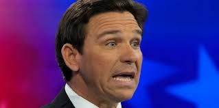 Ron DeSantis' Most Unsettling Habit Resurfaces At GOP Debate, Gives People  The Creeps