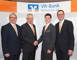 Von altersvorsorge über girokonto bis versicherung: Vr Bank Rottal Inn Eg Verabschiedet Diethart Hammerl Vr Bank Rottal Inn Eg