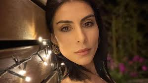 Without any garment appears: María León