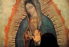 Tiende tu protección sobre todas las naciones del continente y renueva su fidelidad a cristo y a la iglesia. Oracion A La Virgen De Guadalupe Para Ayuda Y Proteccion Familiar
