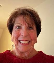 Lori Winn's Instagram, Twitter & Facebook