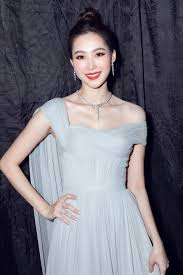 Khi trở thành mẹ, thu thảo càng kín tiếng hơn vể cuộc sống riêng, dù cô vẫn thường xuyên chia sẻ hình ảnh gia đình mình. Nhan Sáº¯c Hoa Háº­u Ä'áº·ng Thu Tháº£o Gay Sá»'t Táº¡i Hoa Háº­u Viá»‡t Nam 2020 Tin Tá»©c Má»›i Nháº¥t 24h Ä'á»c Bao Lao Ä'á»™ng Online Laodong Vn