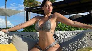 La segura's age is 28. Fotos El Carrazo Que Compro La Segura Y Presumio En Las Redes Kienyke