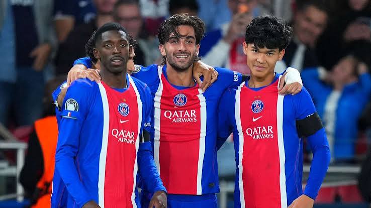 Ferran Torres marca hat-trick de estreia, e o PSG goleia o Slovan Bratislava para dar in&iacute;cio &agrave; defesa do t&iacute;tulo da Champions League | Goal.com Brasil
