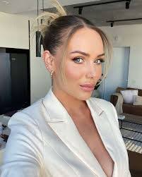 Kate Gallivan's Instagram, Twitter & Facebook