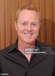 52 Photos & High Res Pictures