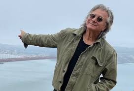 Former JOURNEY Singer STEVE PERRY Releases His First-Ever Holiday Original,  'Maybe This Year' - BLABBERMOUTH.NET