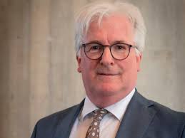 Na plots vertrek van burgemeester blijft Terneuzen achter met de vraag:  konden raadsleden vrijuit stemmen over het azc?