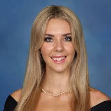 Roslyn Rivers's Instagram, Twitter & Facebook