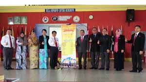 Pengurusan bilik darjah boleh ditakrifkan sebagai semua tindakan guru mengendalikan kelas supaya mewujudkan suasana persekitaran yang tersusun untuk. Pengurusan Bilik Darjah Berkesan Guru Prihatin Murid Cemerlang Jpwpl Sana Sini Berita Rasmi Jabatan Pendidikan Wp Labuan