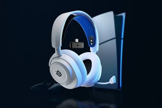 SteelSeries Arctis Nova 7 Wireless Headsets view 3