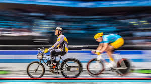 'in deze sport is 80 procent kracht.'. Uitleg Derny Wedstrijden Wooning Zesdaagse Youtube