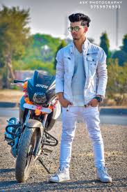 10 Photography Poses Male 4 model poses 2 selfie poses.