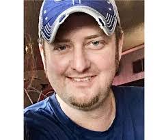 Derek Thibodeaux's Instagram, Twitter & Facebook