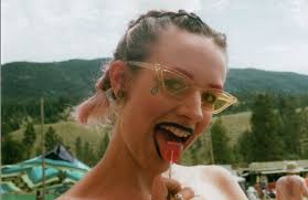 Jesi loves mayday parade music