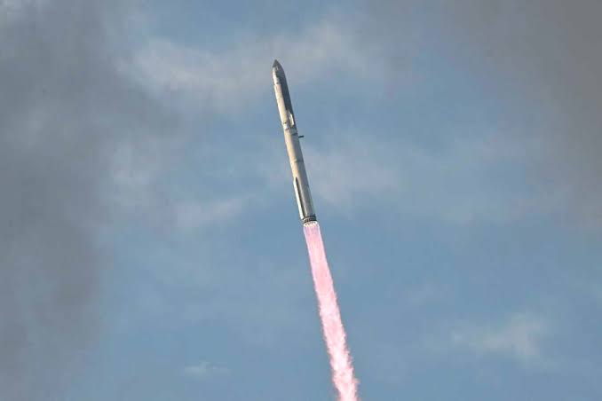 ‫שיגור Starship Flight 14 מסטארבייס, טקסס, נוצר על ידי AI