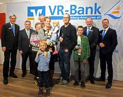 Willkommen auf der startseite ihrer vr bank eg. 2016 03 01 Das 15 000ste Mitglied Der Vr Bank Landsberg Ammersee Eg Vr Bank Landsberg Ammersee Eg