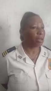 Gen koze pou tande wi , lipa polisyè men Mandel kotel jwenn inifòm sa lidi  sepou yon kòlèg . Mwen ta renmen konnen kisa ki yon kòlèg ... Li itilize  inifòm nan pou lèl pwal regle yon bagay adje . Haïti ...