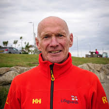 Back-to-back mass rescues for RNLI lifeguards in County Down 🌊🏄🏻‍♂️ RNLI  lifeguards were kept busy