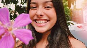 Lara Page (lar4stans)