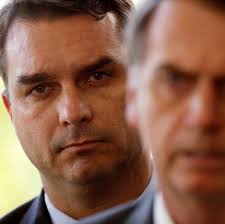 Bolsonaro mudou LAI após fraude de assessora de Flávio para driblar pedido 