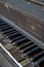 Epingle Par Fulya Arar Sur Hush The World Is Quiet Here Instrument De Musique Instruments Musique
