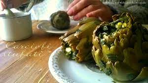 2 portate a ebollizione abbondante acqua salata, aggiungete 100ml di aceto, il succo di un limone e i carciofi. Carciofi Bolliti Ricetta Povera Ma Buonissima Cucinare Chiacchierando
