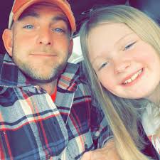 Gage Etgen switched into full "Giddy Up" mode during tonight's Fatheadz  Eyewear Qualifying session at Eldora Speedway! #LetsRaceTwo Rich Forman  Photos AMSOIL INC. AMSOIL Racing Racing Electronics VP Racing Fuels Hoosier  Racing