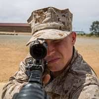 Hauptmann des US-Marinekorps Derek Reinmann, ein Stürmer