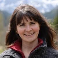 Correo electrónico y teléfono de Pamela Leeson