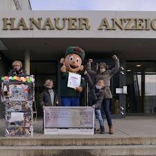 Degussa bank gmbh darmstadt frankfurter str. Hanau Forschen Lohnt Sich Kita Steinacker Aus Rodenbach Gewinnt Hauptpreis Bei Der Evonik Kinderuni Hanau