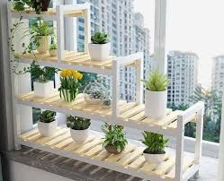 Katalog pilihan untuk produk rak bunga besi di tokopedia juga lengkap dari berbagai macam varian yang bisa anda lihat terlebih dahulu review terbaru dari pembeli. 13 Rekomendasi Rak Tanaman Hias Dari Kayu Bekas Bambu Hingga Besi Rumah123 Com