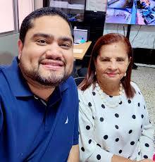 Doña Dalila Muñoz es la trabajadora de mayor edad en la Red Solidaria  Honduras, ¡tiene 85 años! La hemos contratado para apoyar nuestra oficina  de San Pedro Sula. Es enérgica y comprometida