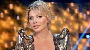 She began her career in onești, romania. Succes Urias Pentru Loredana Groza Ce Au FÄƒcut Romanii DupÄƒ