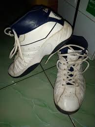 Menjual berbagai macam sepatu basket replica grade ori bukan yang kw gan. Sepatu Basket League Putih Olah Raga Baju Olahraga Di Carousell