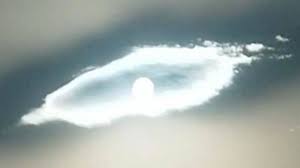 Ver más ideas sobre ángeles, arcángeles, angeles en el cielo. Virales El Terrorifico Ojo De Dios Que Ha Aparecido En El Cielo Por Sorpresa