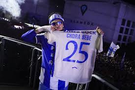 Festejos FC Porto: Pepê recorda Otávio com camisola "Chora Bebé"