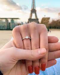 Proposal In Paris Eiffel Tower In 2020 Paris Engagement Photos Engagement Romantic Proposal